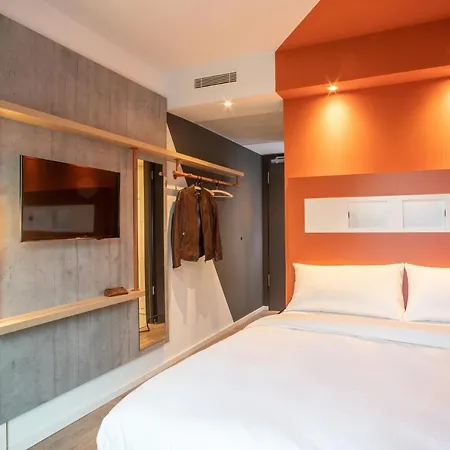 Ibis Budget *
